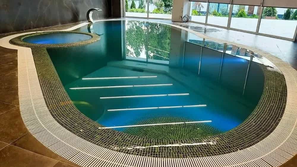 مجری حرفه‌ای ساخت استخر خانگی و ویلا در رشت